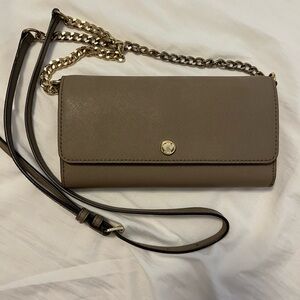 Michael kors crossbody purse